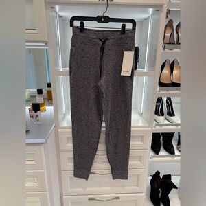 NWT Women’s Lululemon Engineered Warmth Relaxed Jogger, size 4
